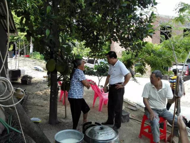 扶贫帮困暖人心—三亚百泰科技有限公司帮助贫困老人修缮家院活动报道